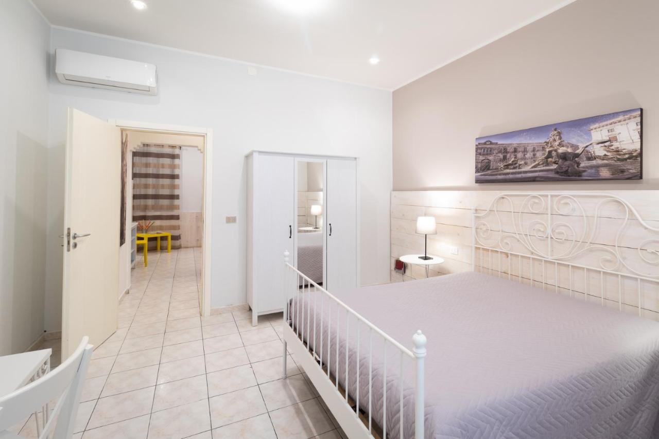 Syracuseapartments Il Piave Di Siracusa Appartamento Per 6 Persone Vicino Ad Ortigia A 200M Dal Mare Exterior foto